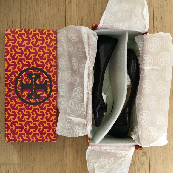 TORY BURCH Patent Leather Chelsea Ballet Flats - Picture 2 of 8